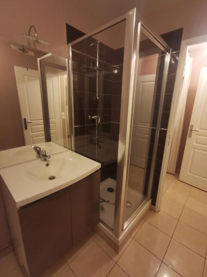 Logement En Hypercentre Dans Une Residence Amiens Exterior photo